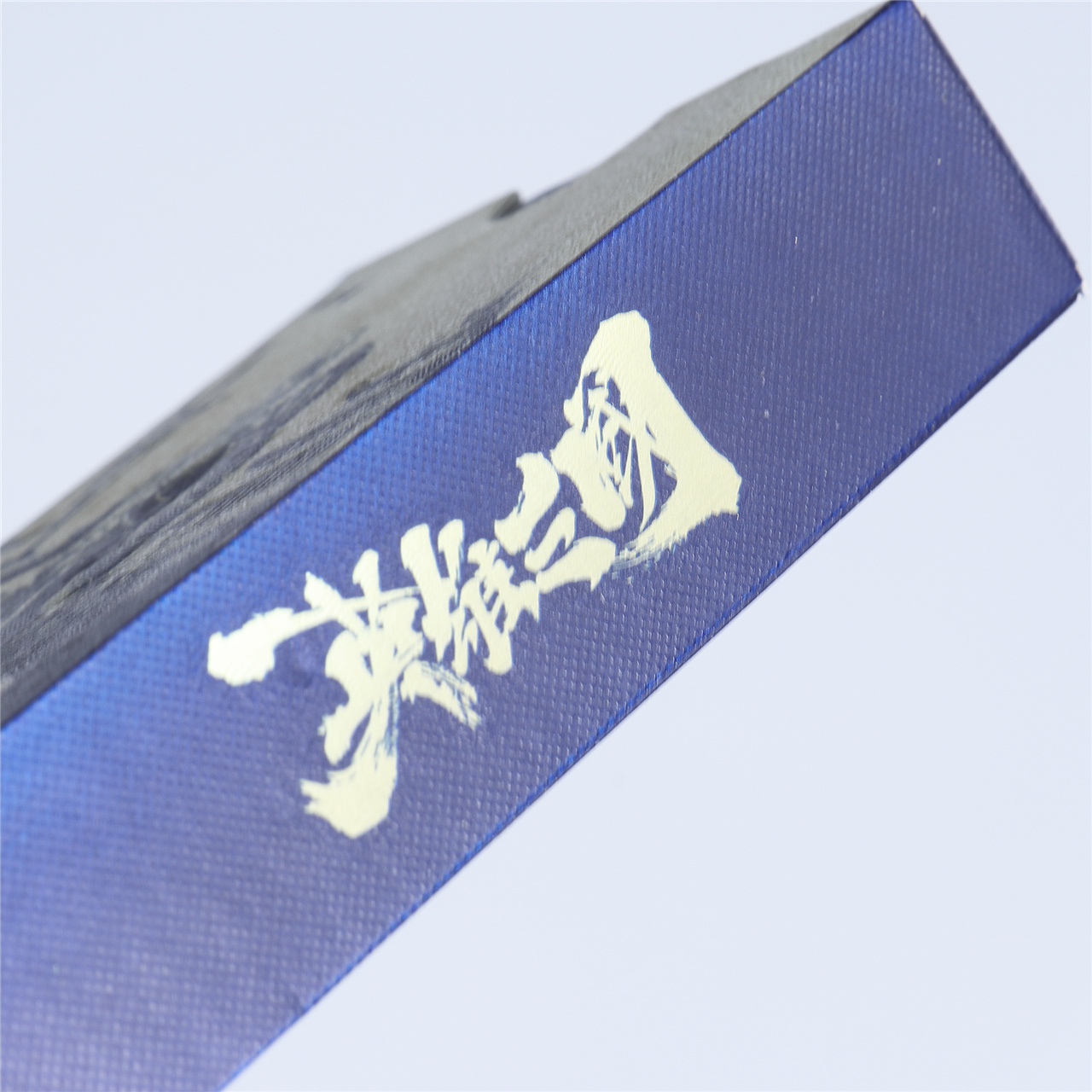 Guangdong Sihan Printing & Packaging partnered with the iconic Heroes of the Three Kingdoms IP to launch limited-edition textural collector cards featuring classic characters like Guan Yu  (1)